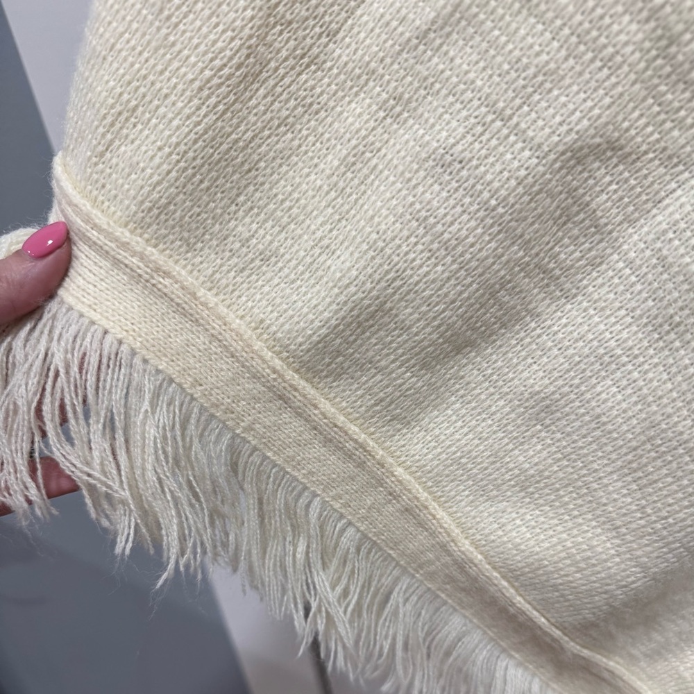 Cream and Red Patterned Poncho 06-0216 - Picture 5 of 7